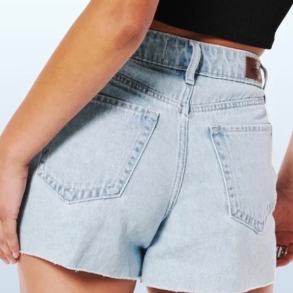 High-Rise Vintage Relaxed Mom Short - Picture 2 of 4